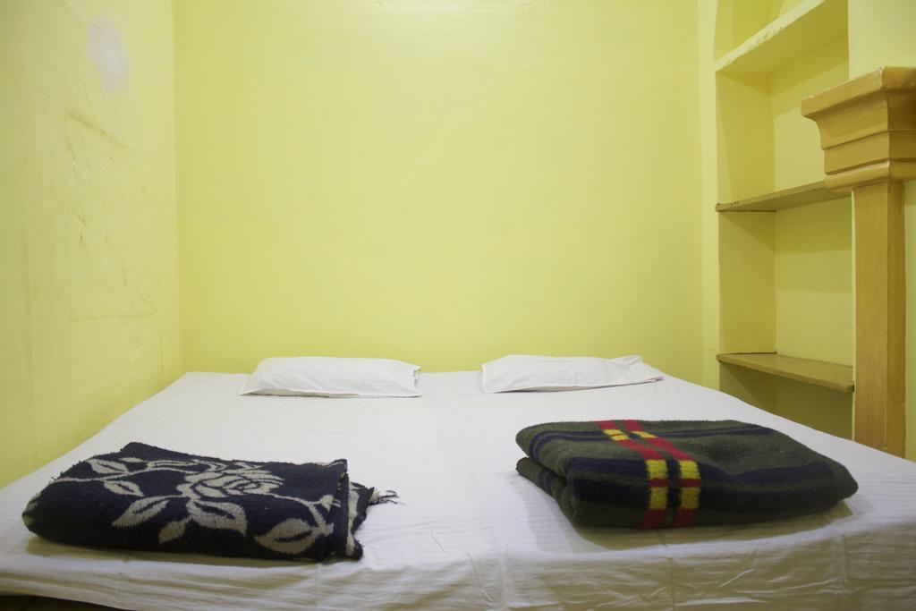 Yogi Lodge Varanasi Luaran gambar
