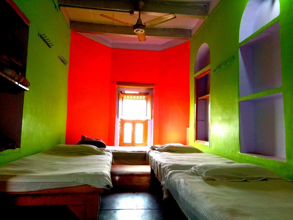 Yogi Lodge Varanasi Luaran gambar