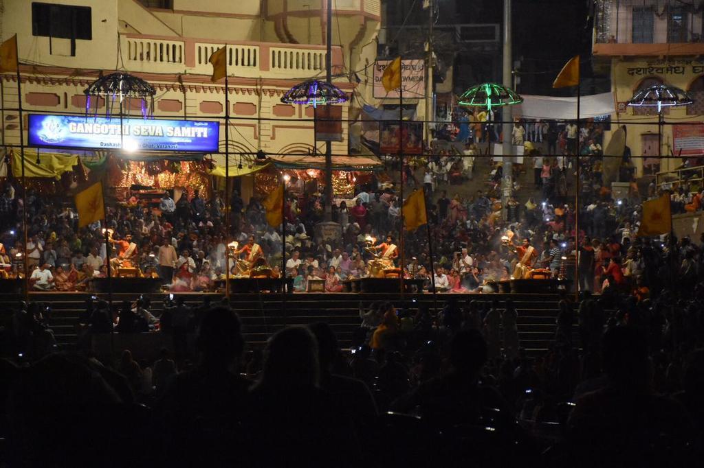 Yogi Lodge Varanasi Luaran gambar