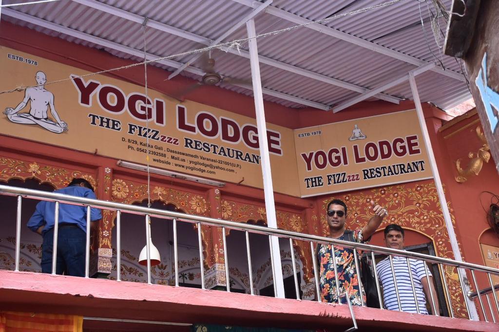 Yogi Lodge Varanasi Luaran gambar